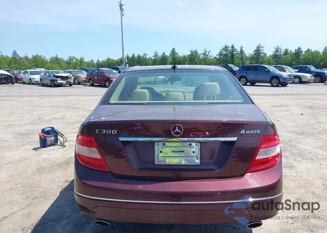 2008 Mercedes-Benz C 300 Luxury 4Matic/Sport 4Matic z USA, uszkodzony, nr VIN WDDGF81X98F044942